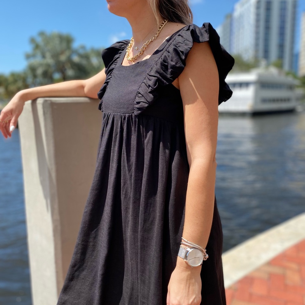 Elegant Black Ruffle Dress - Picture 4 of 9